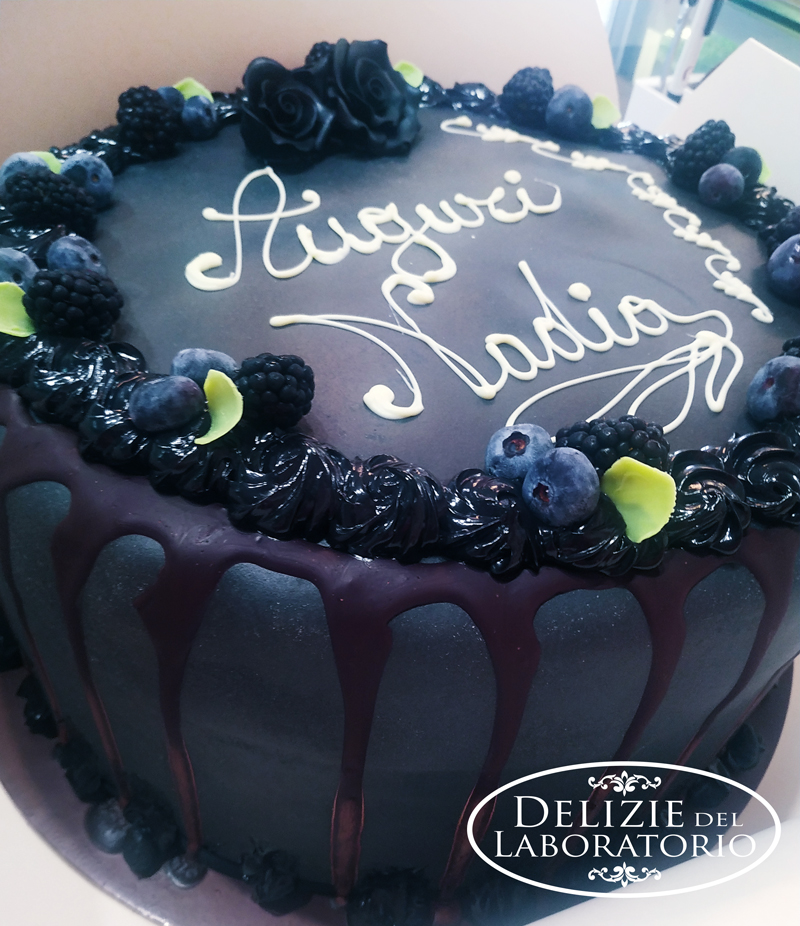 Torta Cake Design Milano Una Creazione Dark Per Nadia 02