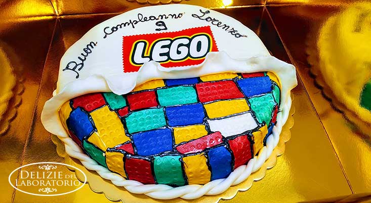 Torta compleanno LEGO a Milano per un bambino di nove anni Torta compleanno LEGO a Milano per un bambino di nove anni
